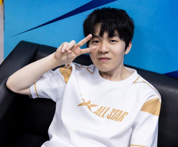 而是对比赛 而是对比赛