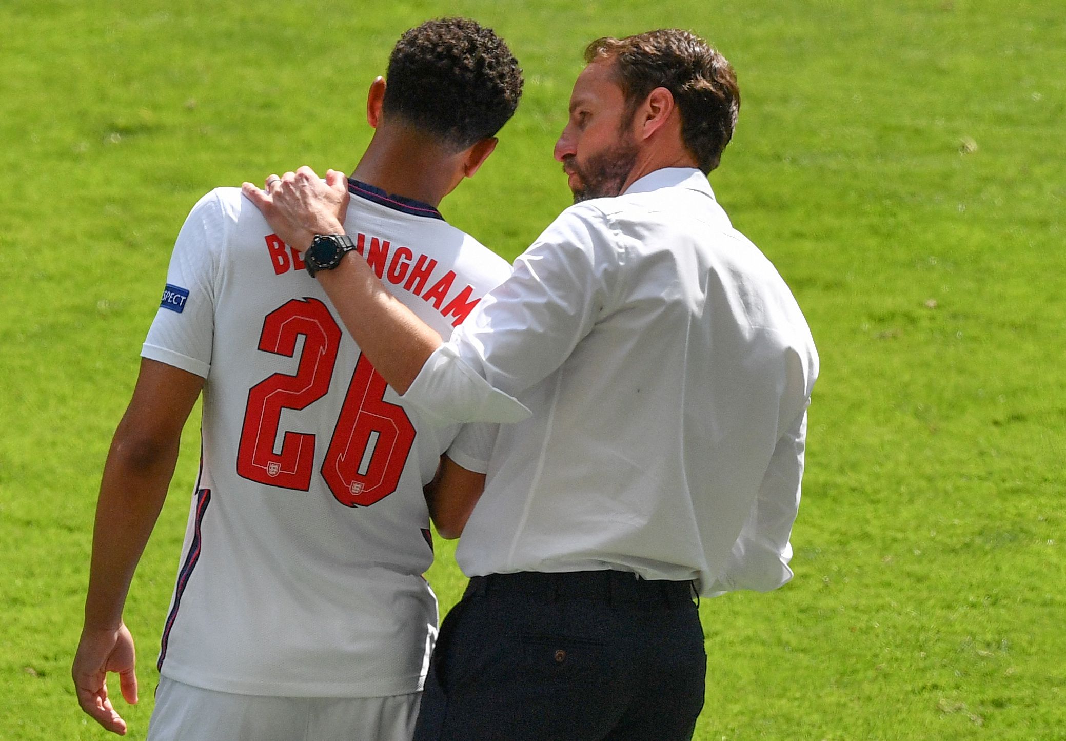 翼合围与中 翼合围与中